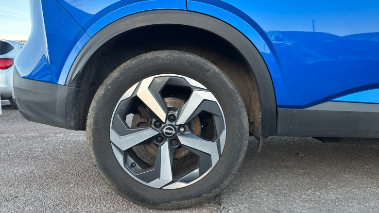 Nissan Qashqai 1.3 DiG-T MH N-Connecta 5dr Petrol Hatchback